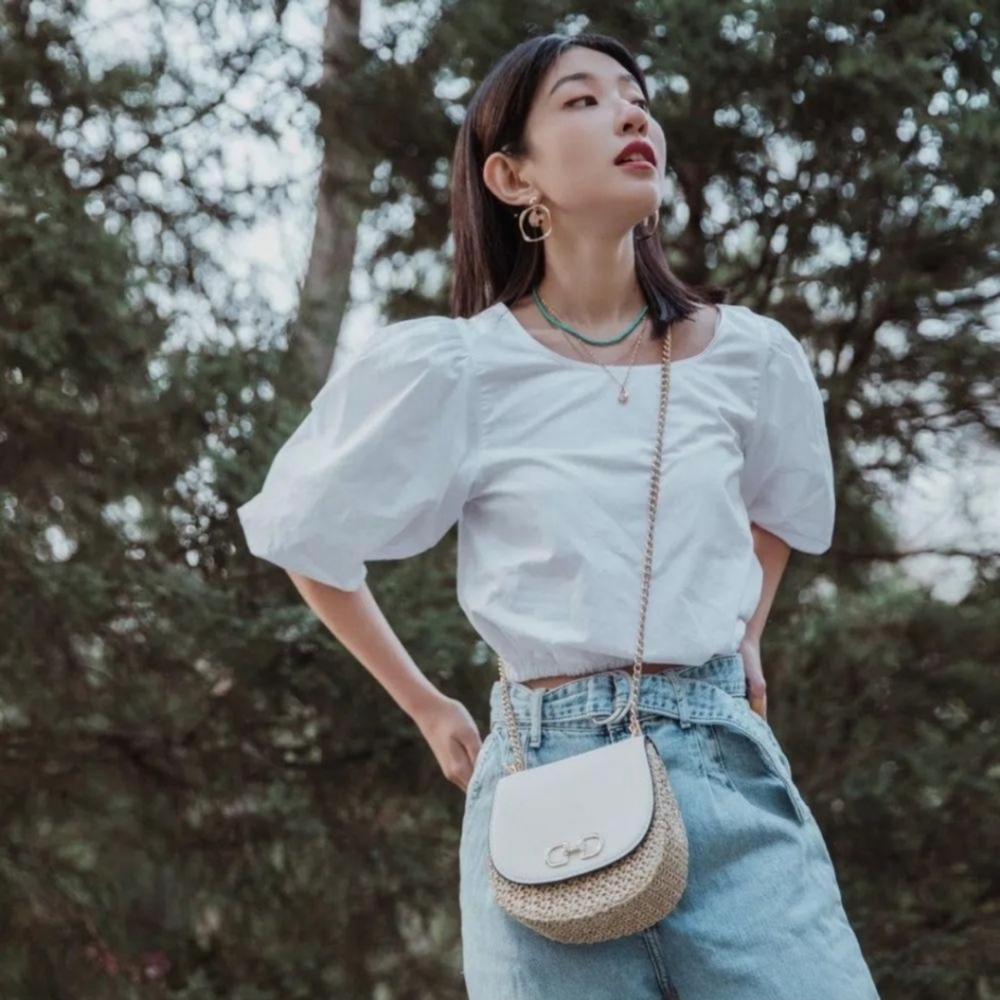 H&M balloon-sleeved white cropped blouse, size XXS